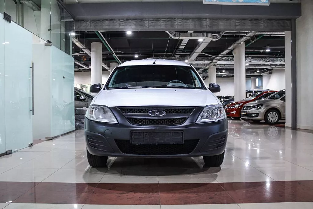 Купить Largus с пробегом